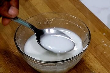 make a smooth cornflour water mixture