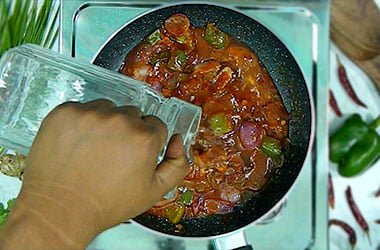 add water in pan