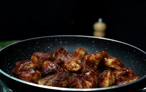 fried-chicken-in-pan
