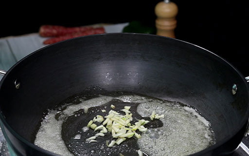 fry-chopped-ginger-garlic-in kadai