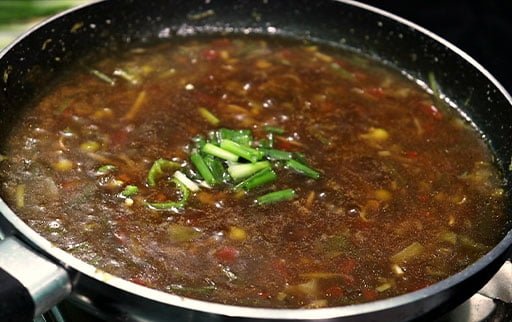 spring-onion-in-veg-manchow-soup