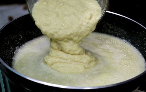 pour-smooth-moong-dal-paste-in-pan