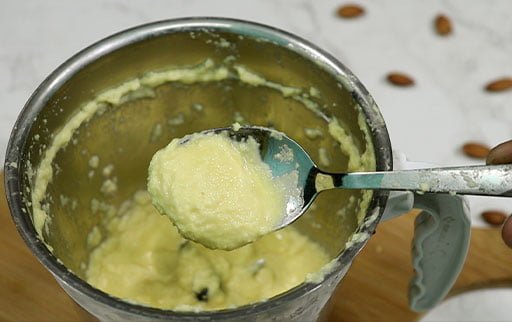pick-moong-dal-paste-by-spoon