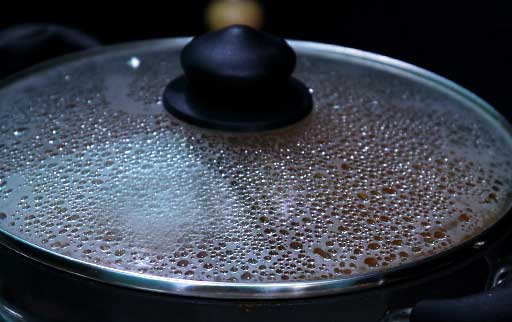 boil-chicken-curry-by-covering-the-pan