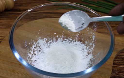 mix-cornflour-and-all-purpose-flower-in-bowl