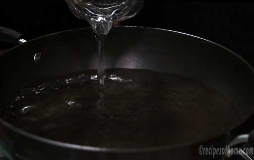 pour-water-in-kadai