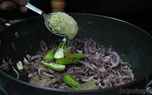 mix-ginger-garlic-paste-with-fried-onion