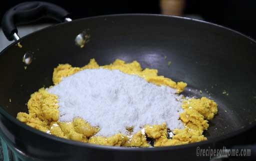 mix-powder-sugar-with-roasted-besan-mixtures