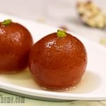 homemade-gulab-jamun-recipe-serve-on-white-plate