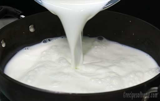pour-one-liter-milk-in-kadai-to-make-chenna