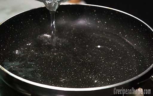 pour-water-in-pan