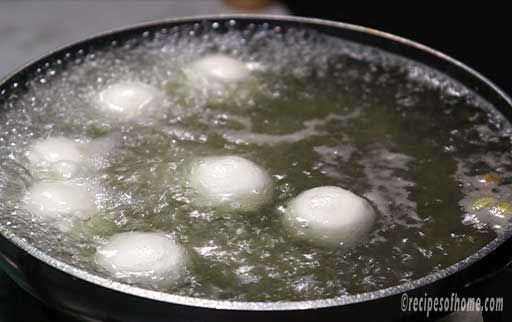 add-rasgulla-ball-in-boiling-sugar-syrup