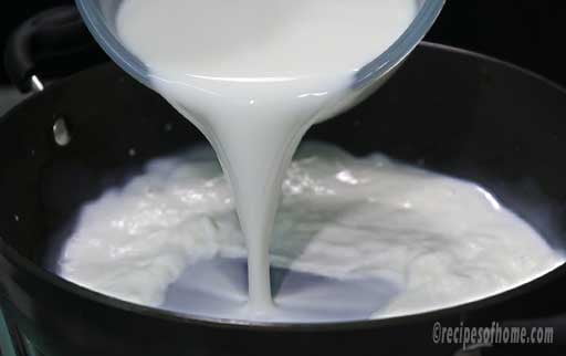 pour-milk-to-prepare-rabri
