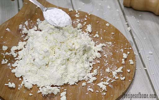 sprinkle-a-teaspoon-cornflour-powder
