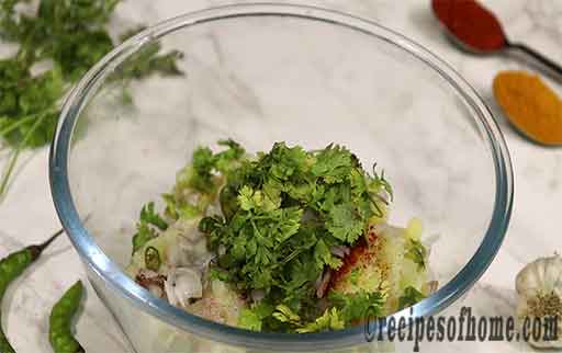 sprinkle chopped coriander leaves