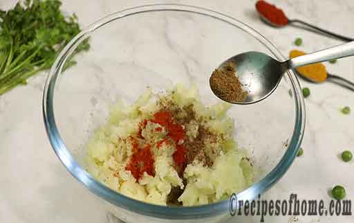 sprinkle half tea spoons of red chili powder garam masala powder amchur powder turmeric powder