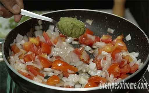 mix ginger-green chili paste