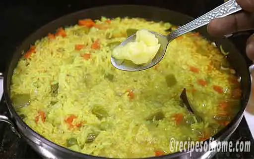 garnish dal khichdi with ghee