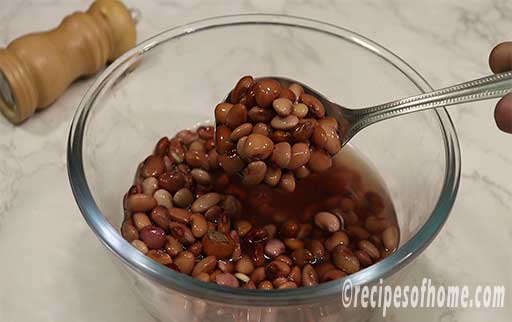 soak rajma dal in water for 12 hours