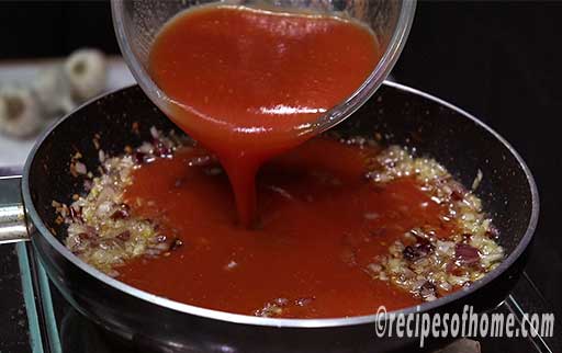 pour tomato puree