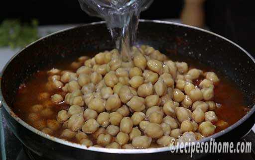 add boil chana and water