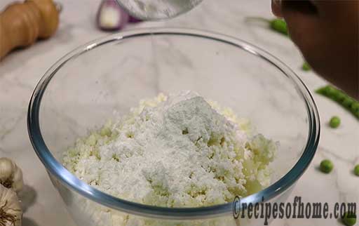 sprinkle cornflour