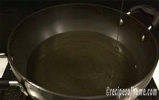 heat oil in a pan