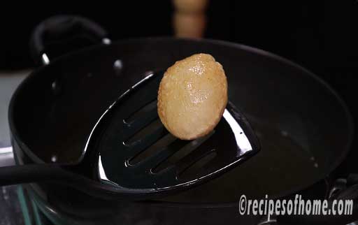 crispy golden brown puri