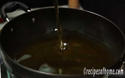 heat oil in a pan