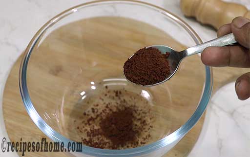 add instant coffee in a mixing bowl
