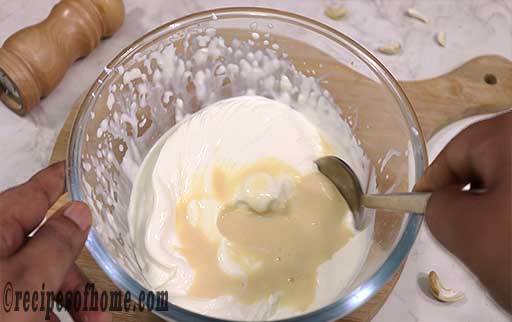 pour condensed milk in fresh cream and mix it togetherr