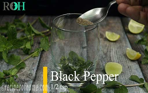sprinkle black pepper powder