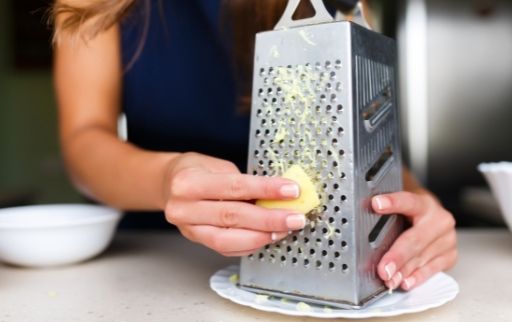 how to grate ginger