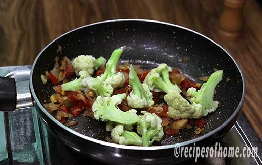 add parboil cauliflower in pan