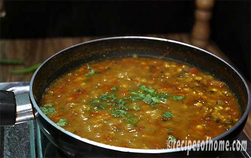 sprinkle freshly chopped coriander leaves