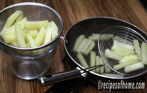 drain water from blanch potatoes