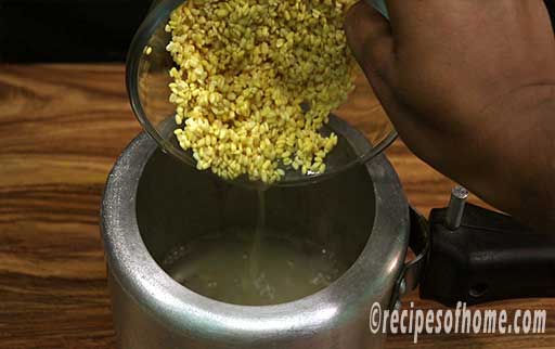 pour soaked moong dal
