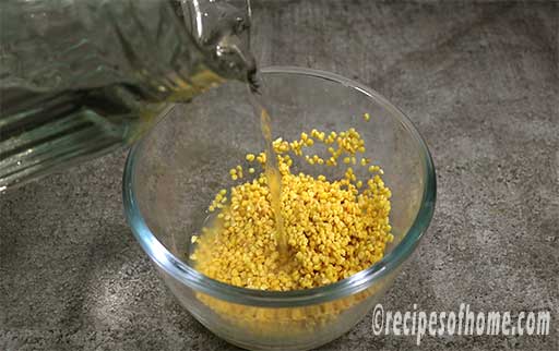 soak moong dal in water