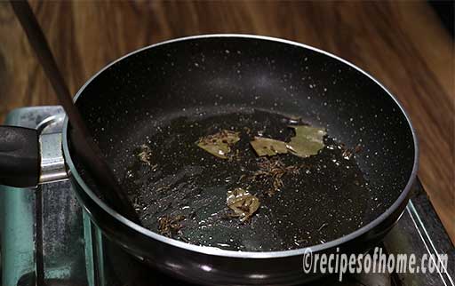 saute bay leaf and cumin seed