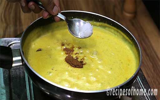 sprinkle salt and garam masala powder in this kadhi