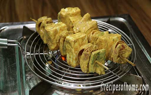 place marinated paneer tikka on 