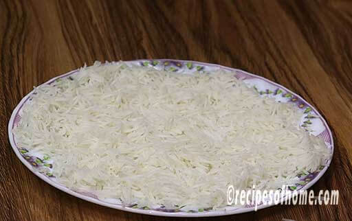 transfer cook rice on plate