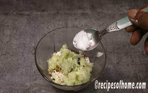 mix grated cabbage, salt