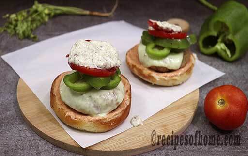 put circular cut capsicum, tomato, and mustard sauce