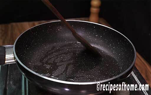 heat oil in a pan