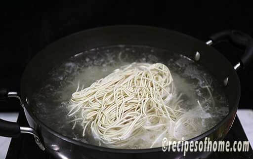 add hakka noodles