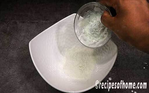 mix maida and cornflour in a bowl