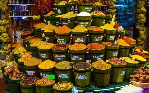 buy small quantities of spices from market