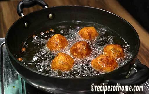 fry both sides of aloo vada till firm and crispy