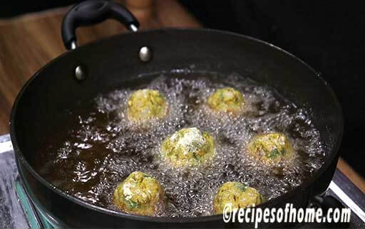 add mix veg pakora in hot oil and deep fry